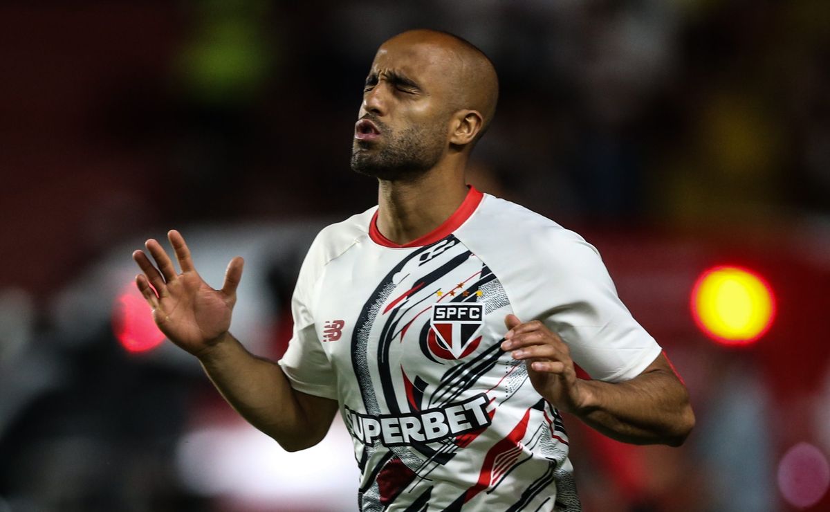 Crespo lamenta situação de Lucas Moura após médico do São Paulo detalhar problema insolúvel do camisa 7