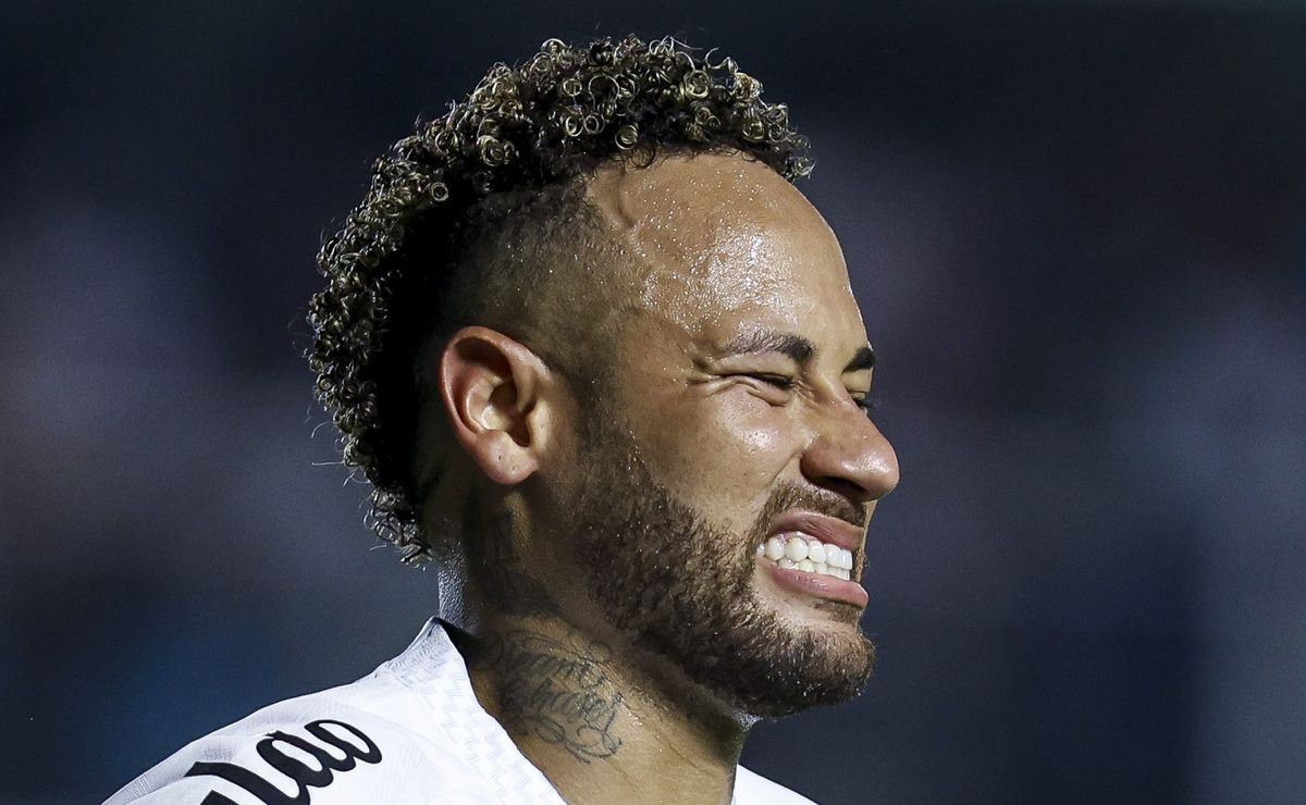 Neymar pode ser poupado e virar desfalque do Santos contra o Internacional no Beira-Rio