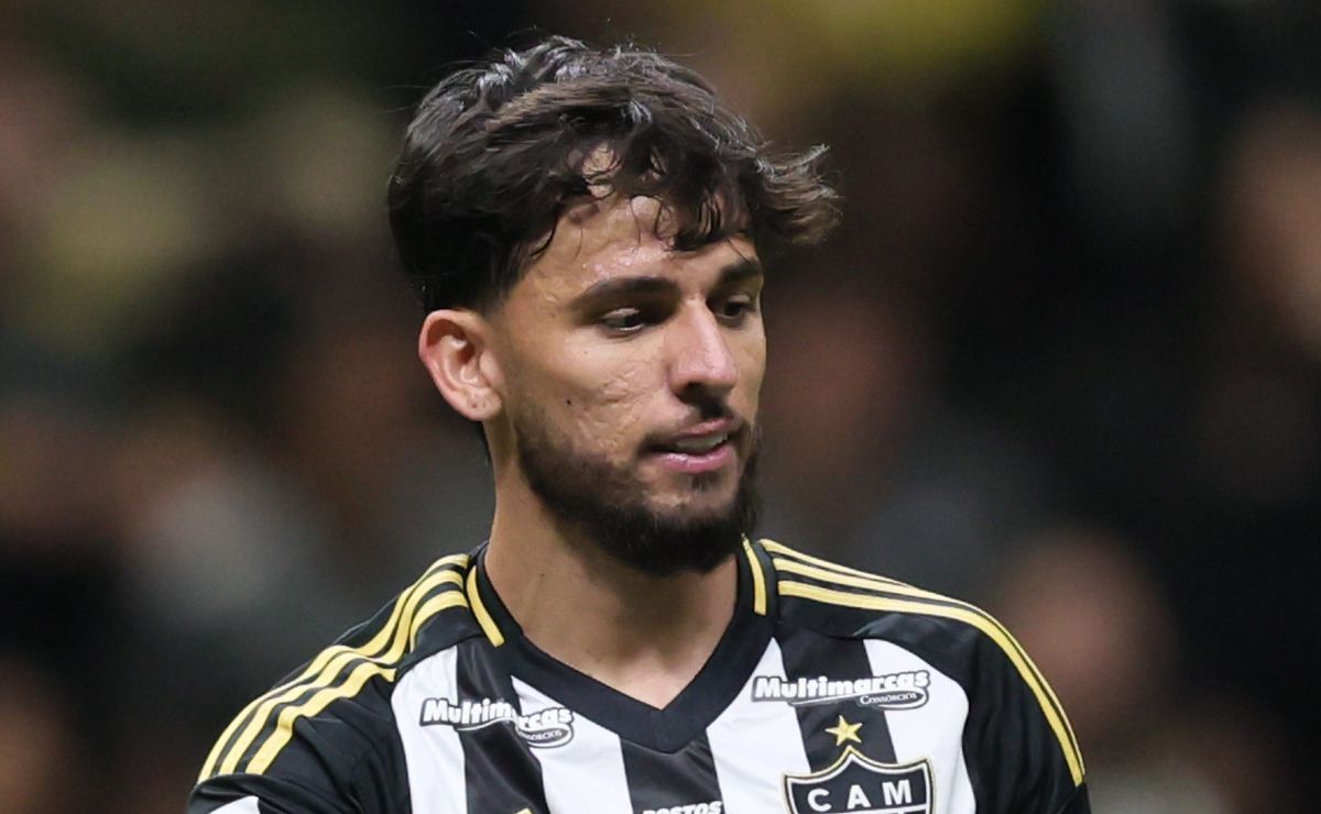 Biel perde dois gols, pênalti para o Atlético-MG e tem noite para esquecer contra o Lanús