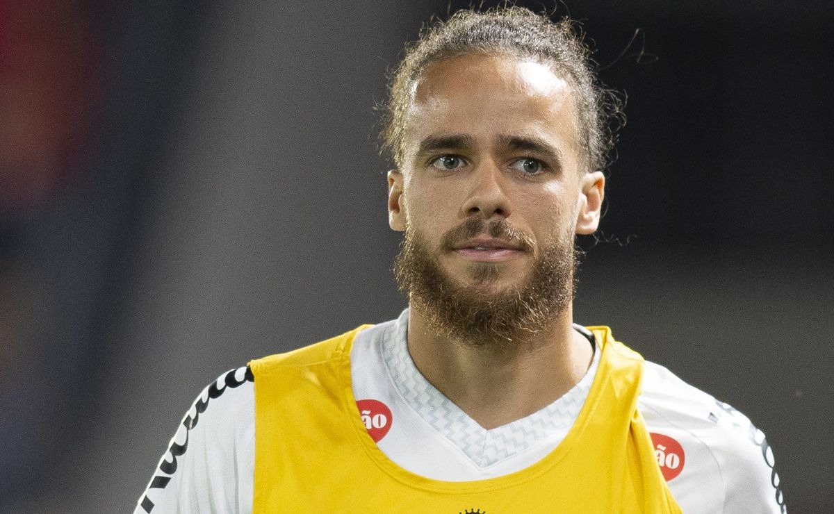 Vojvoda deixa Billal Brahimi de lado no Santos e não o convoca para enfrentar o Internacional