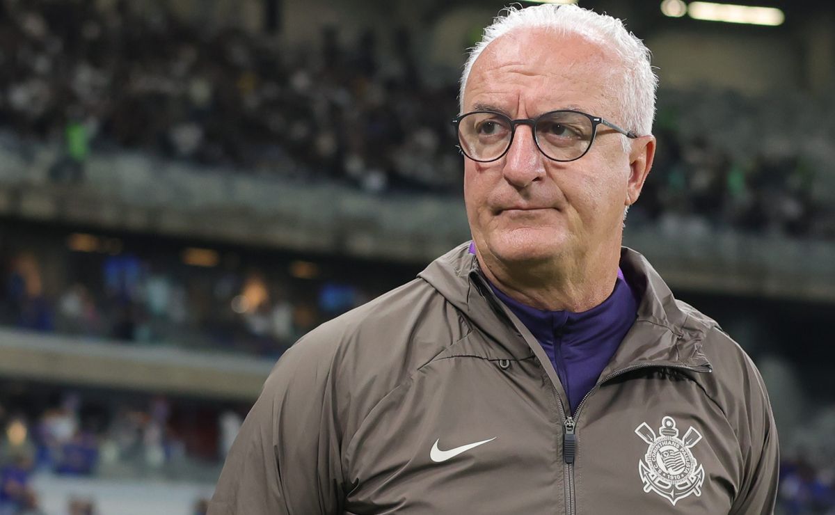 Dorival Júnior é sincero sobre expulsão de José Martínez em Cruzeiro x Corinthians: “Chamou a atenção”
