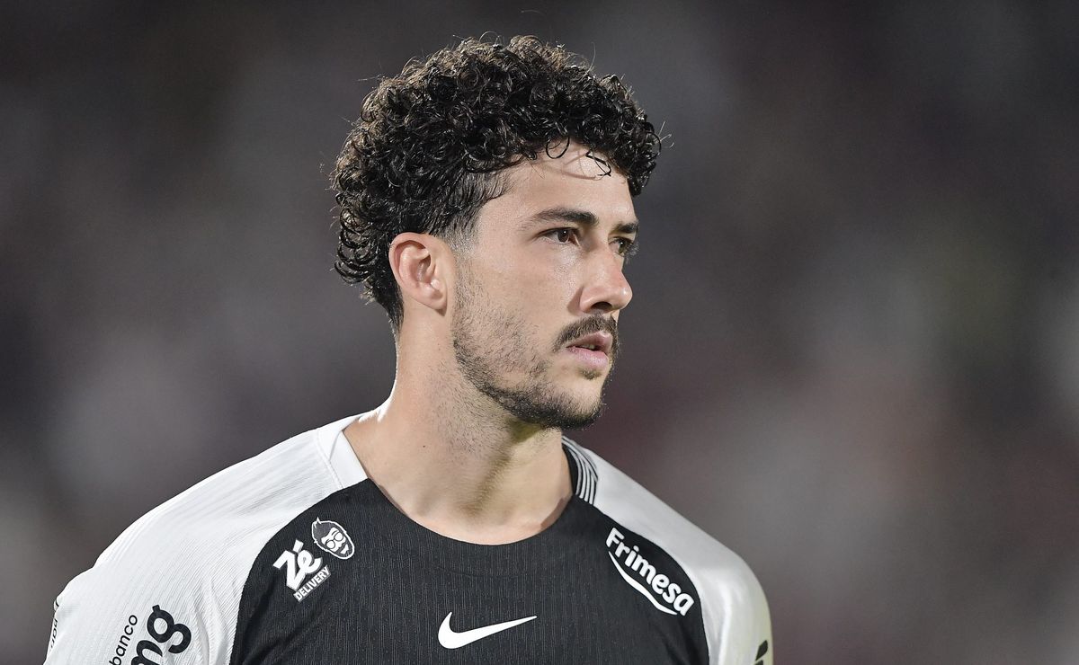 Gustavo Henrique cobra Martínez após nova expulsão no Corinthians: “Vamos conversar com ele”