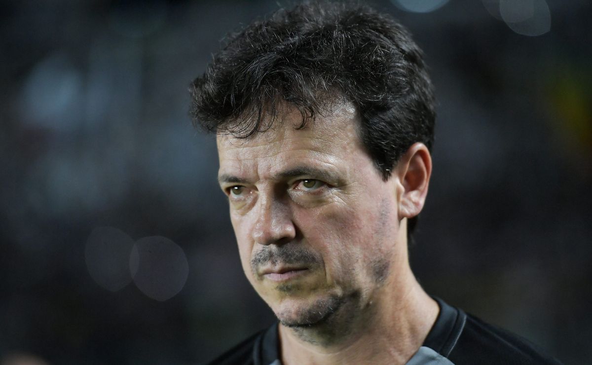 Após mais uma derrota no Vasco, Fernando Diniz iguala pior sequência de derrotas da carreira