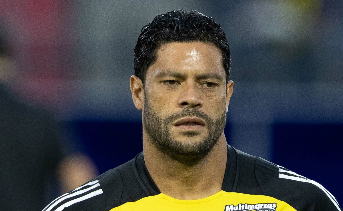 Grêmio avança por Hulk após sinalização positiva do atacante e quer quatro reforços para 2026
