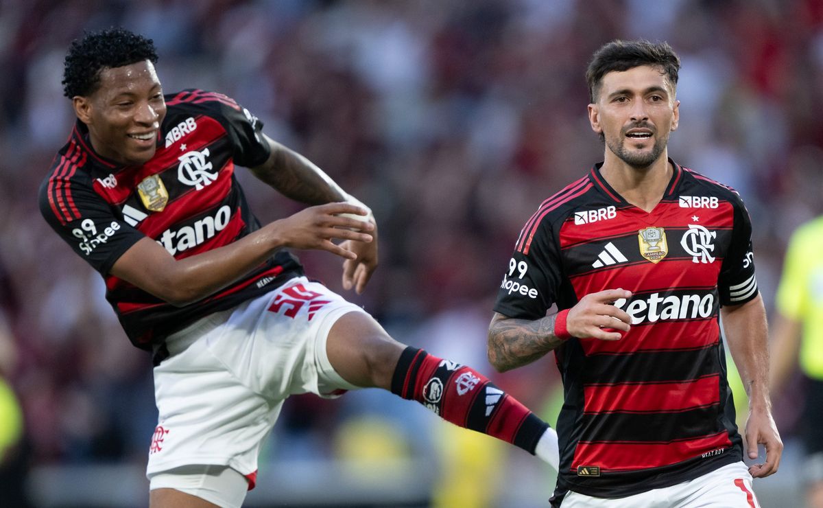 Escalação do Flamengo: Plata no ataque, Evertton Araújo mantido e novidades para enfrentar o Galo