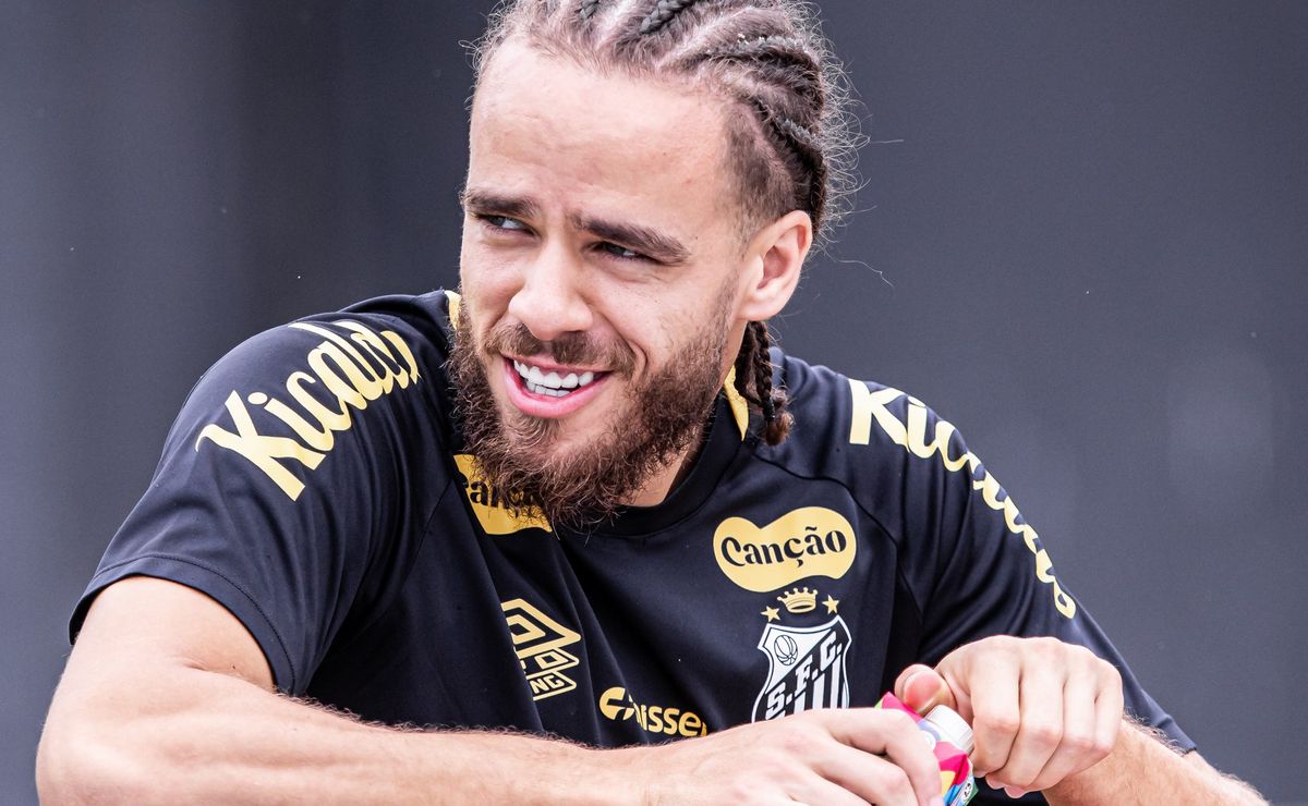 Vojvoda identifica novo problema em Billal Brahimi e argelino fica sem espaço no Santos