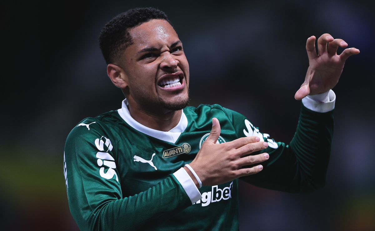 Vitor Roque cobra “foco total” ao Palmeiras para decisão contra o Flamengo: “Mais importante do ano”