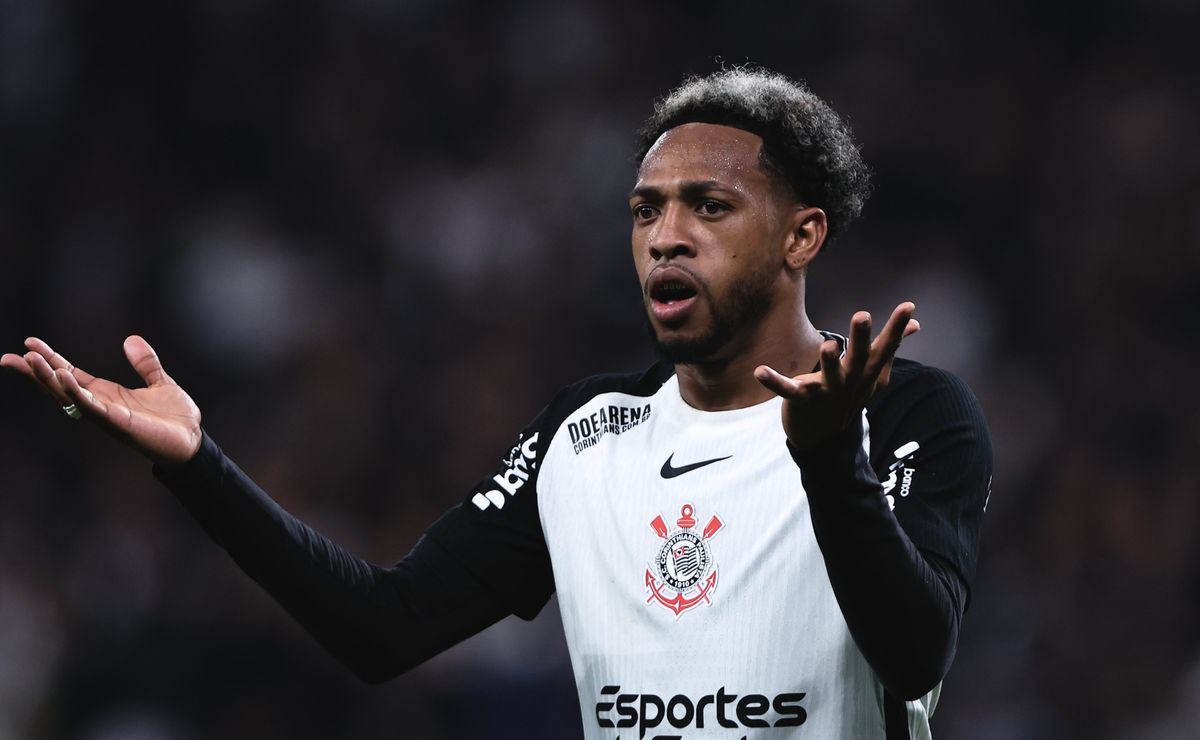 Expulsão de José Martínez gera incômodo no Corinthians, mas punição não é confirmada