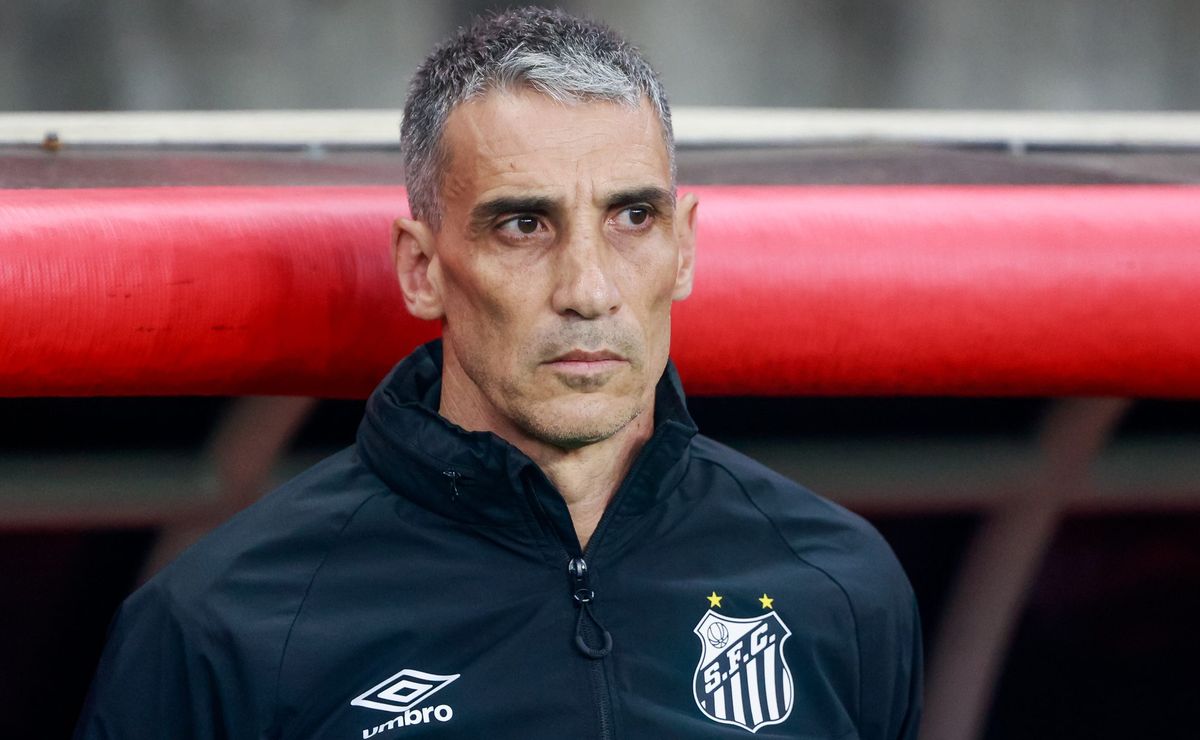 Vojvoda assume responsabilidade por desempenho abaixo do Santos: “Não respondemos ao que planejamos” 