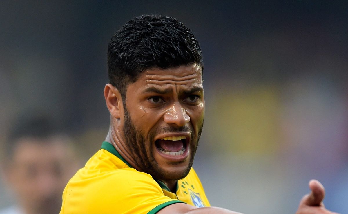 Grêmio oferece contrato de um ano e Hulk se empolga com projeto de Odorico Roman para 2026