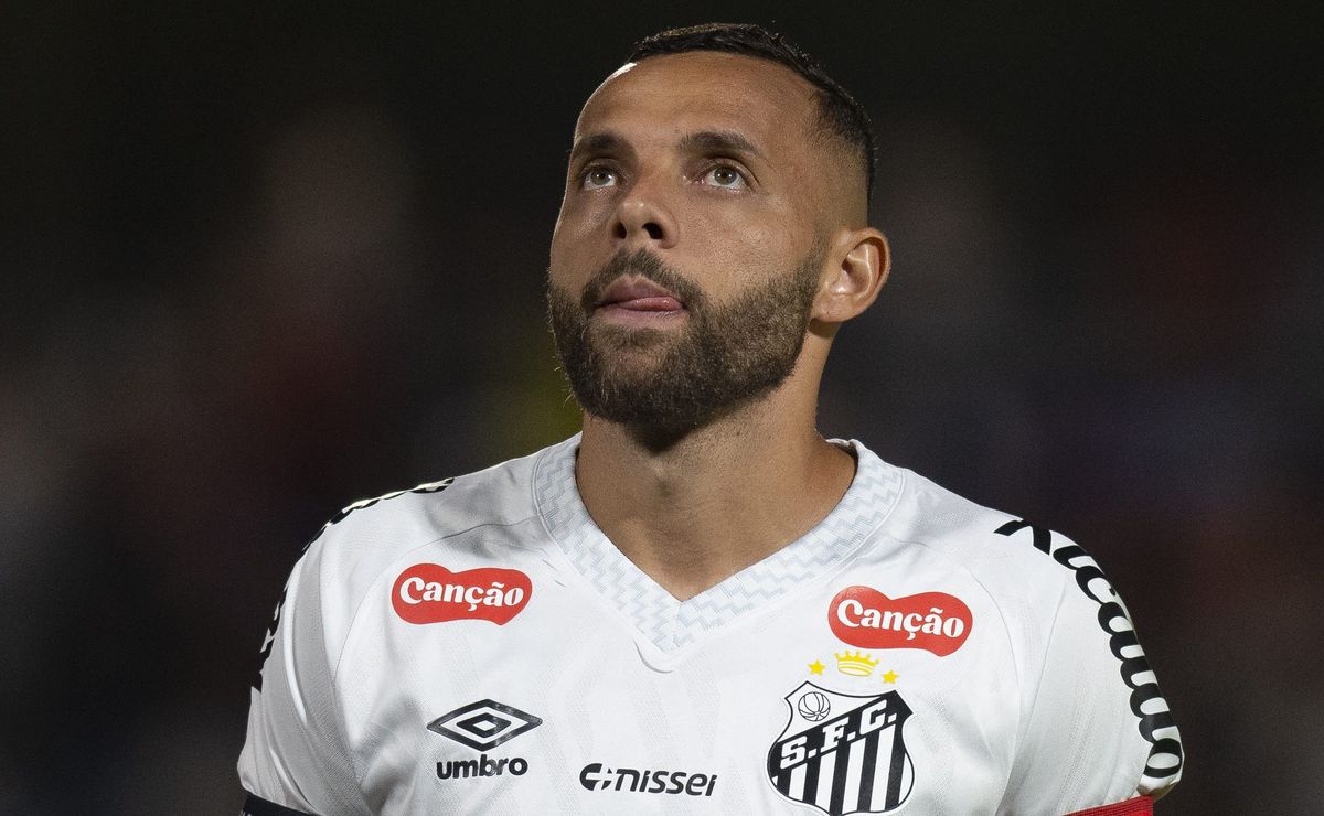 Guilherme desbanca Rollheiser e Tiquinho Soares em média de gols no Brasileirão pelo Santos