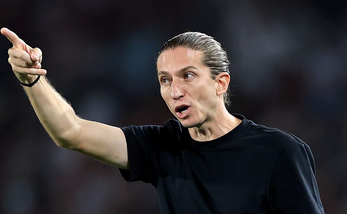 Matías Viña não empolga Filipe Luís no Flamengo por conta do estilo de jogo utilizado