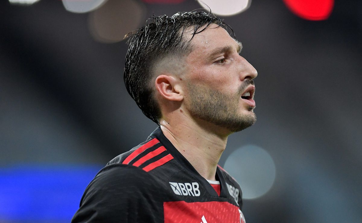 Matías Viña não empolga Filipe Luís no Flamengo por conta do estilo de jogo utilizado