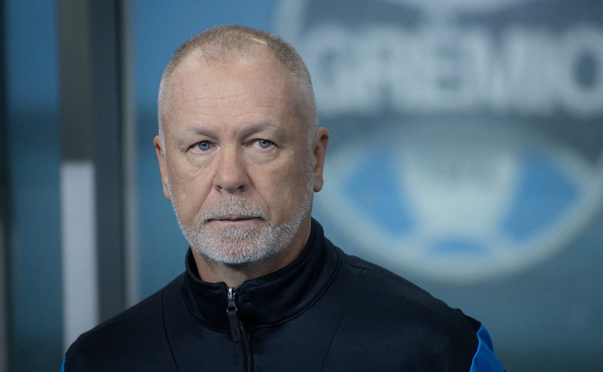 Mano Menezes desabafa pesado após insultar torcedor do Grêmio: “o que não pode é achincalhar”