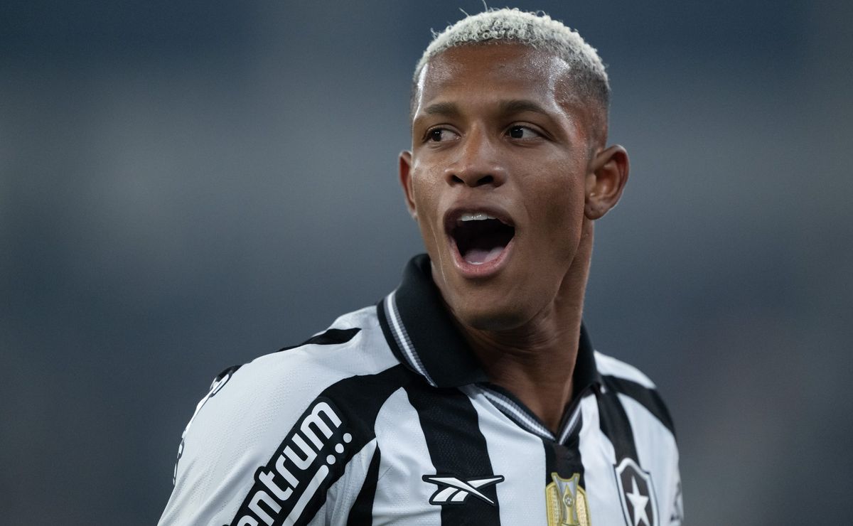 Botafogo não para em Danilo e busca mais um volante ‘box to box’ para reforçar o elenco