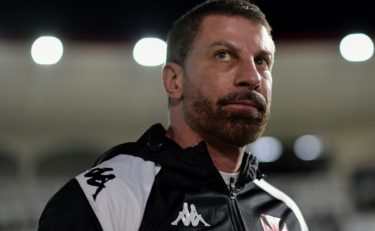 Vasco atrasa planos para 2026 por conta da crise, mas Fernando Diniz segue com respaldo total