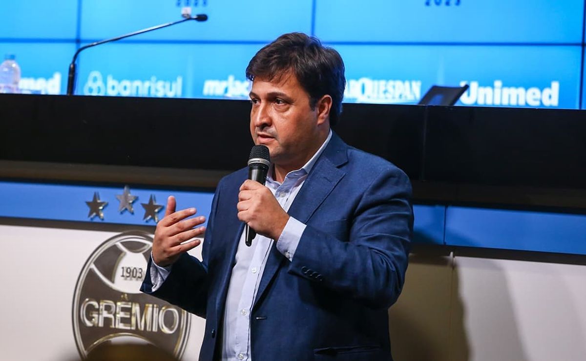 Grêmio prepara operação financeira para quitar dívida de Arezo e derrubar transferban da FIFA