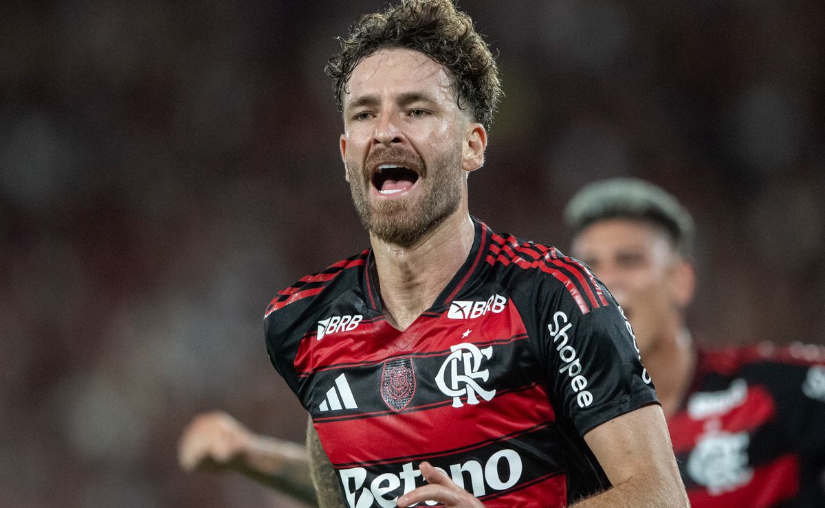 Léo Pereira critica invasão ao ônibus do Flamengo e manda recado para torcida: “Não é a melhor maneira”