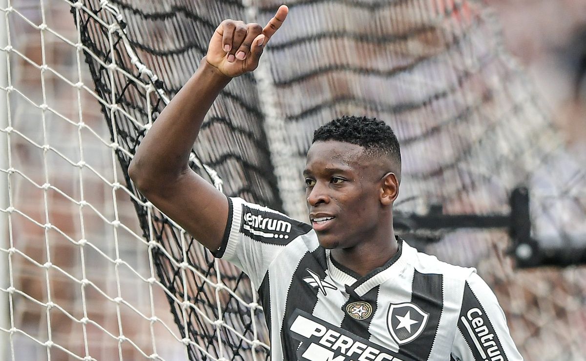 Luiz Henrique relembra final da Libertadores entre Botafogo e Atlético e revela: “Pensava que ia sair” 