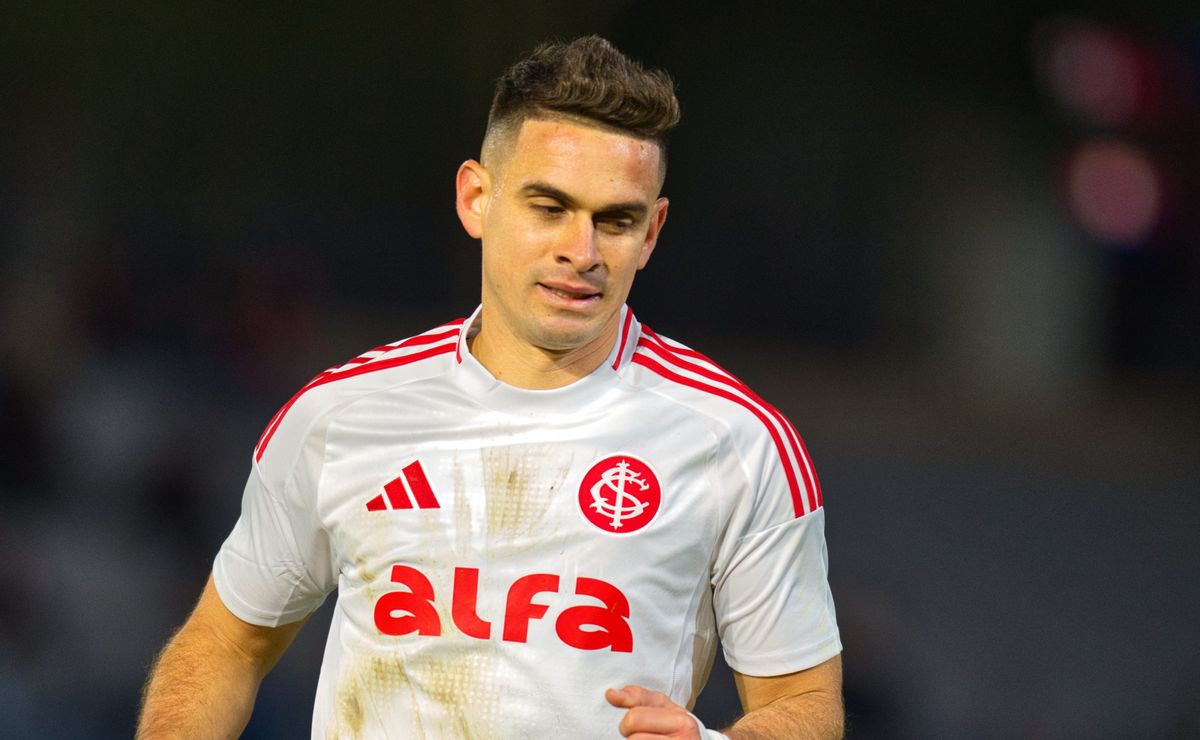 Ramón Díaz decide barrar Rafael Borré do time titular do Internacional após sequência negativa