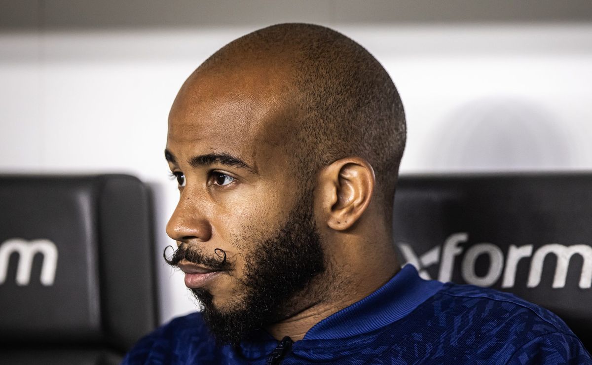 Marcelo Teixeira veta novo empréstimo e Santos só libera Patrick ao Athletico em proposta de venda