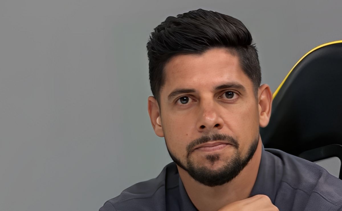 Cicinho manda a real sobre Fluminense x São Paulo e crava vitória por goleada do Fluzão