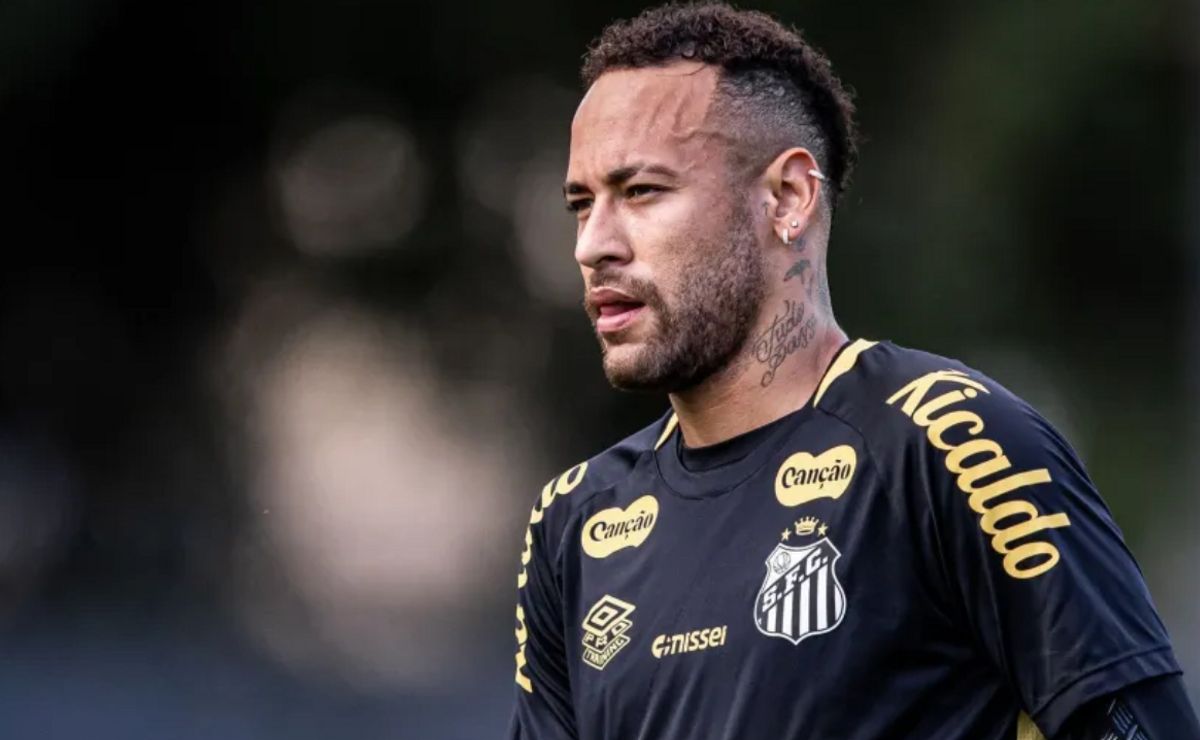 Neymar ignora médicos, treina de titular do Santos e deve ir ‘para o sacrifício’ contra o Sport