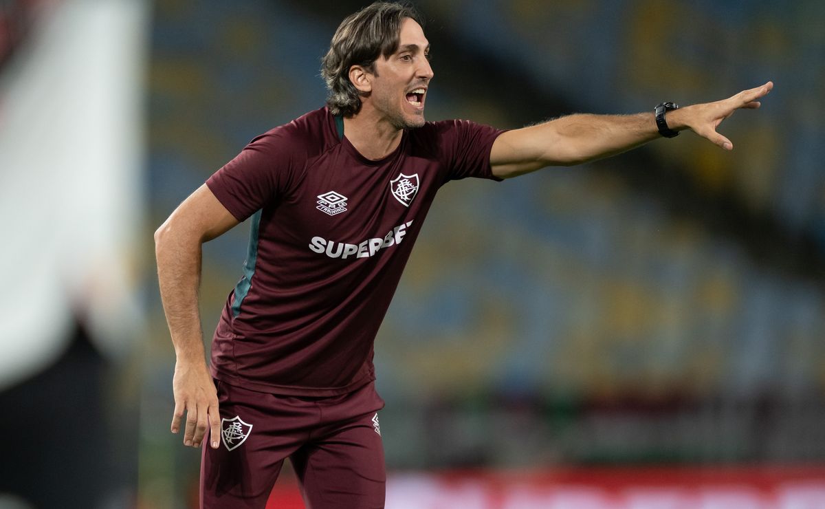 Zubeldía encontra formação ideal no Fluminense, que goleia o São Paulo com facilidade pelo Brasileirão
