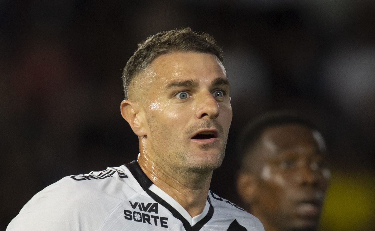 Vegetti tem novas conversas com Fernando Diniz após poucas chances nos últimos jogos