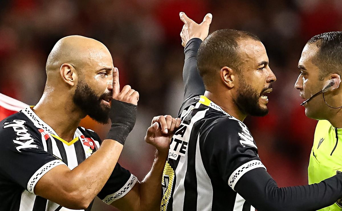 Thaciano sente a pressão no Santos e pede para não ser relacionado para o jogo contra o Sport