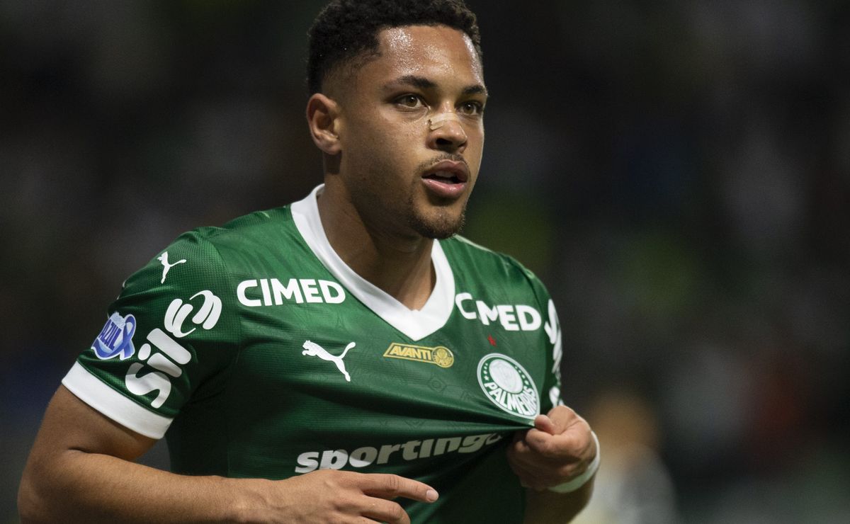 Vitor Roque supera críticas e chega na final da Libertadores entre Palmeiras X Flamengo como trunfo de Abel