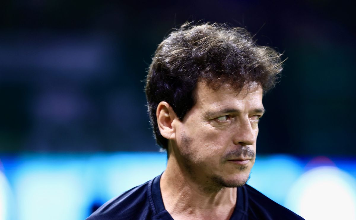 Fernando Diniz surpreende na escalação do Vasco e Hugo Moura é barrado; Thiago Mendes vai ser titular