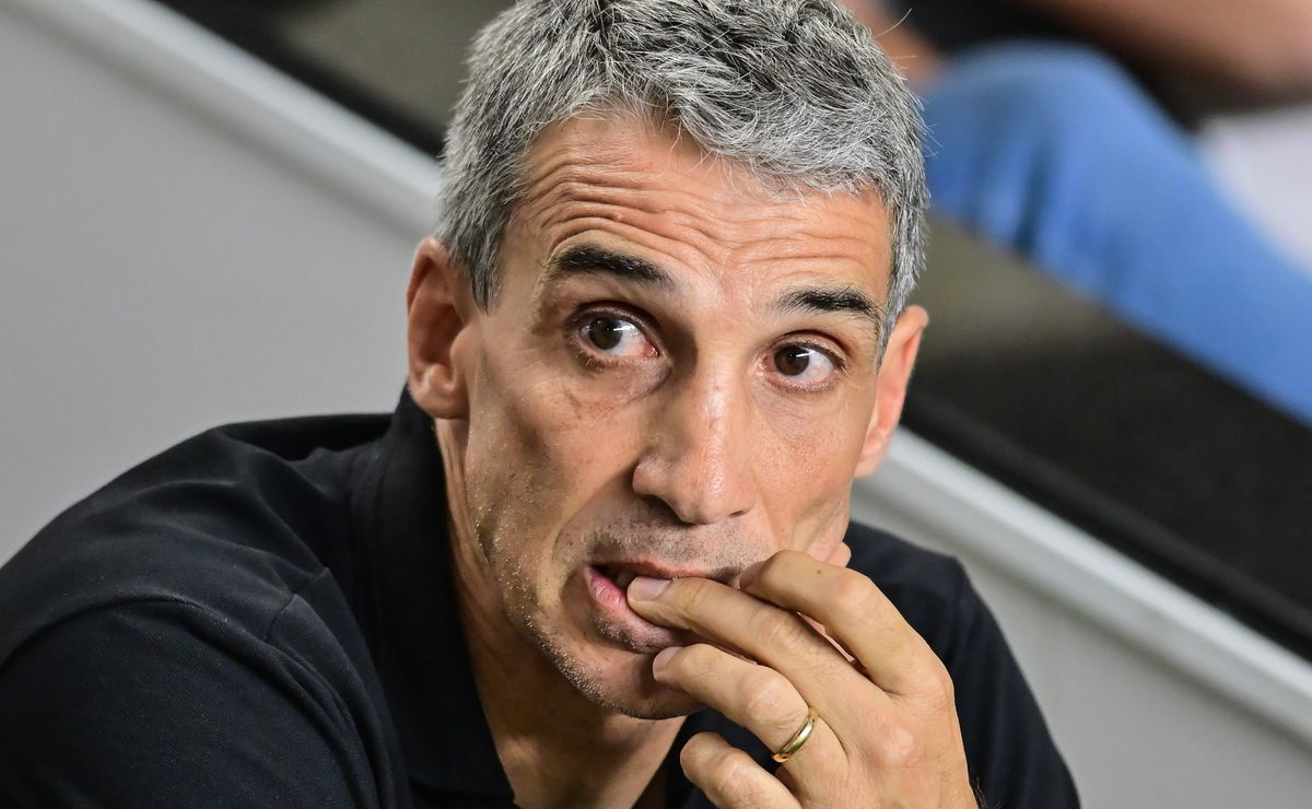 Vojvoda elogia e revela condição de Neymar após vitória do Santos: “Eu estou feliz por isso”