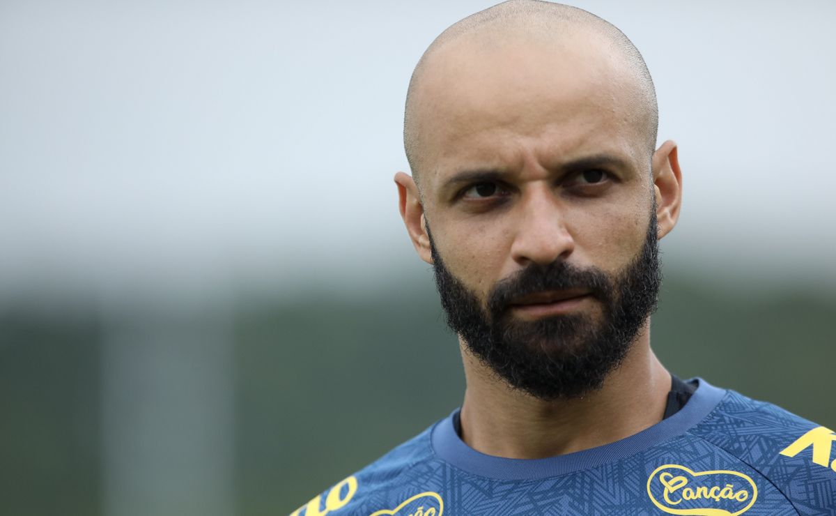 Vojvoda afasta polêmica de Thaciano e explica ausência no Santos: “Decisão exclusiva do treinador”