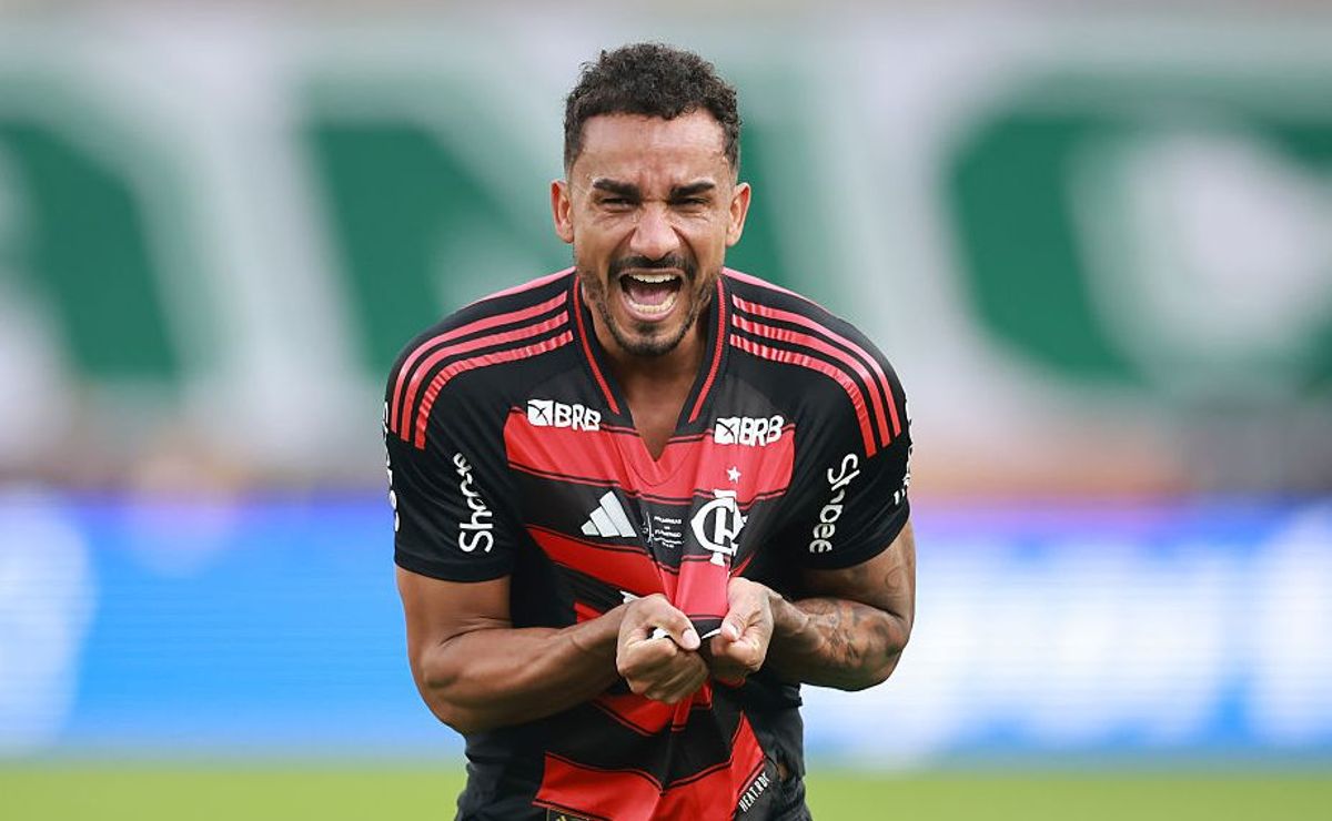 Danilo marca para o Flamengo e abre o placar contra o Palmeiras na final da Libertadores