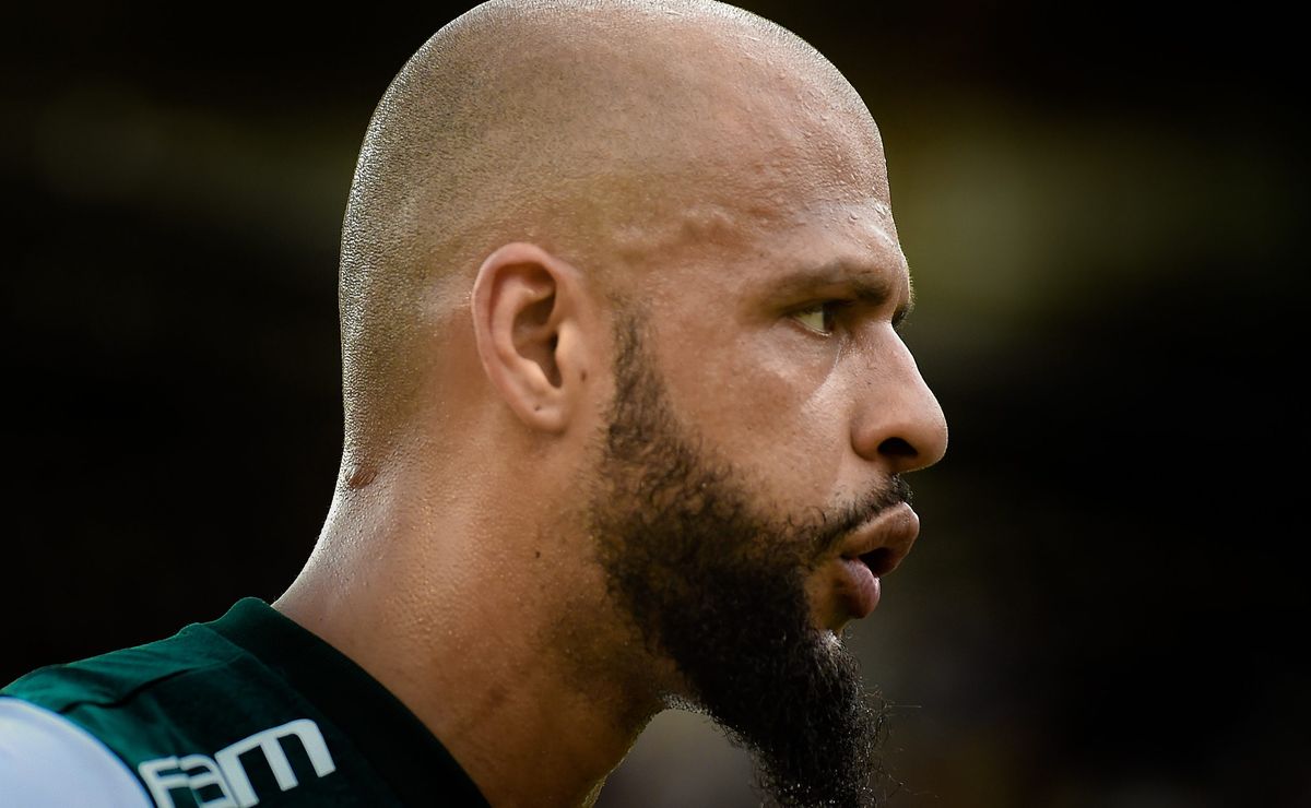 Felipe Melo acusa Abel Ferreira de ser covarde em derrota do Palmeiras para o Flamengo