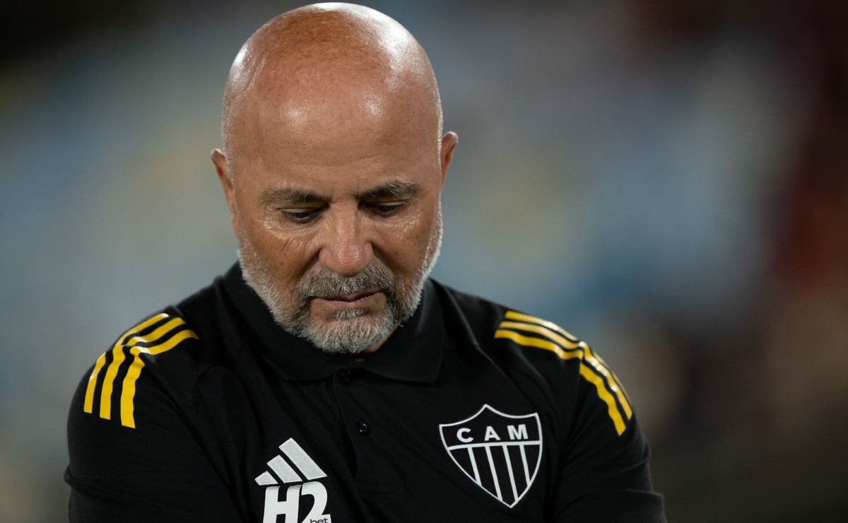 Atlético-MG tem atuação apagada, perde para o Fortaleza e segue com pequenos riscos no Brasileirão