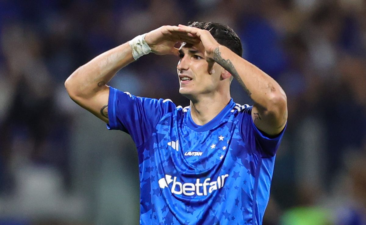 Juan Dinenno, ex-Cruzeiro, sofre fisicamente no São Paulo e negocia com Deportivo Cali