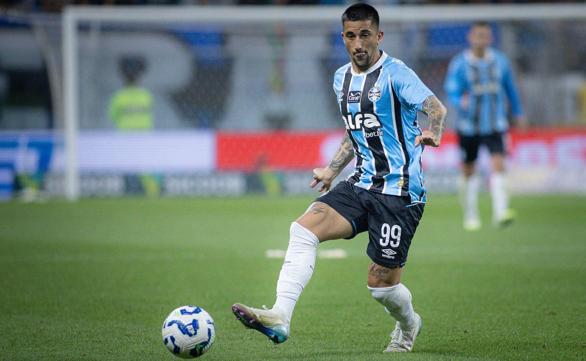 Nacional-URU bate o martelo e assume interesse na contratação de Kike Olivera, do Grêmio
