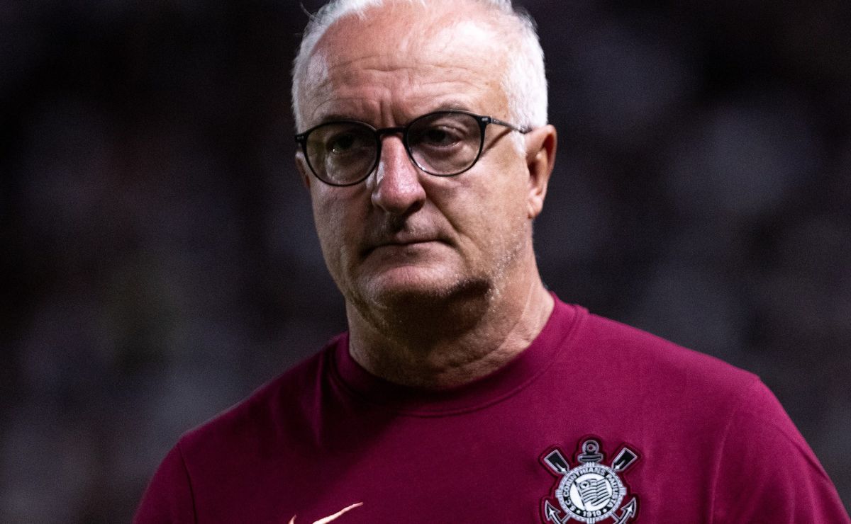 Dorival Júnior cogita abrir mão do Brasileirão e poupar titulares contra Fortaleza por força máxima contra Cruzeiro