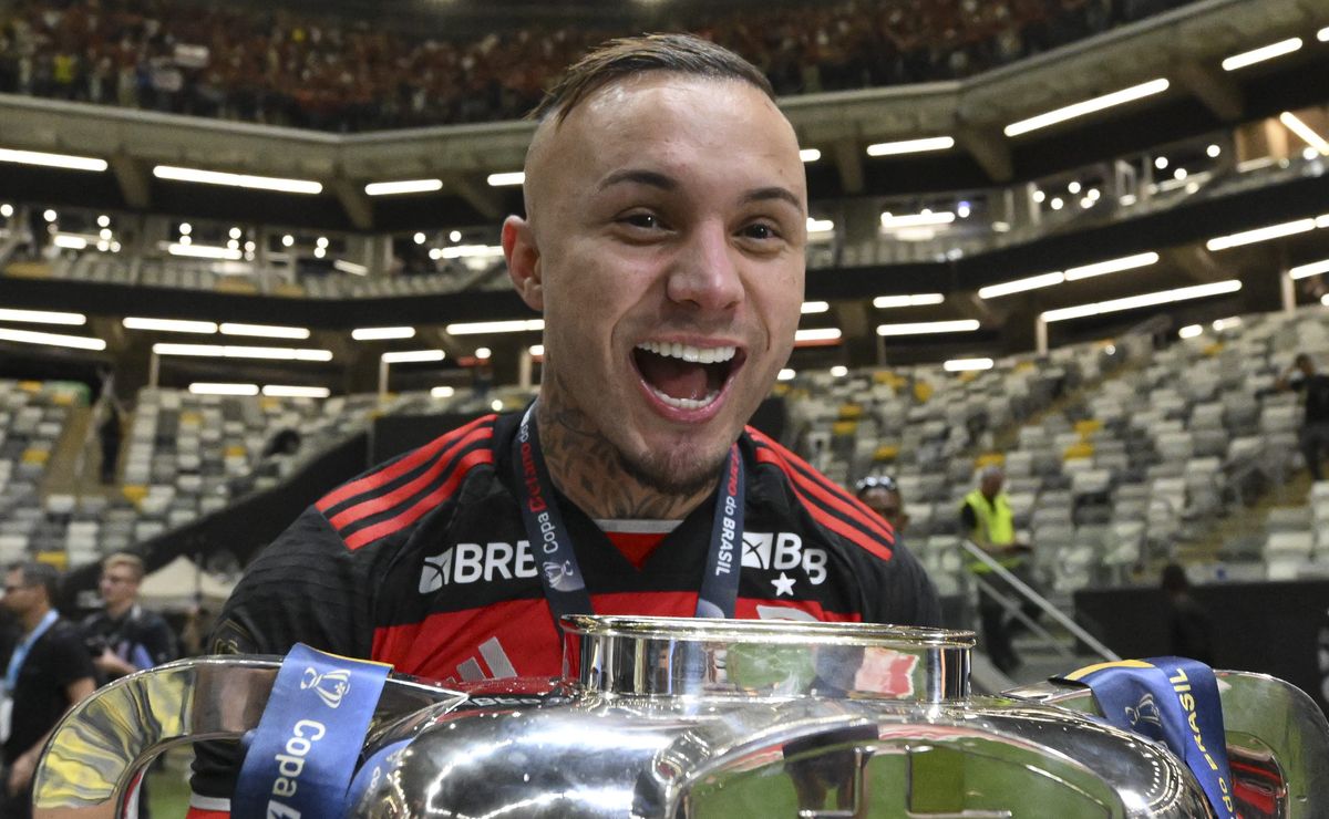 Palmeiras observa mercado, volta a olhar Cebolinha e vê concorrência crescer