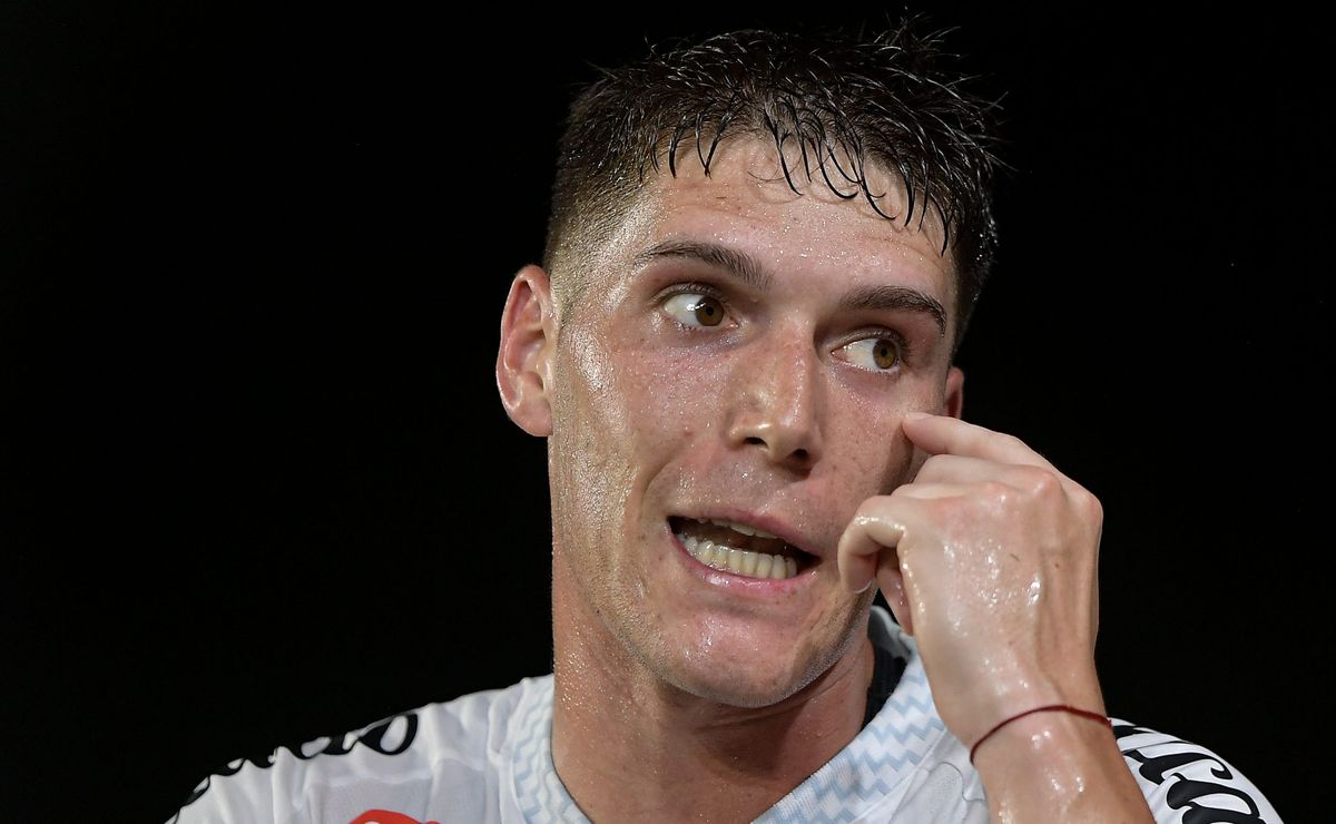 Escalação do Santos: Vojvoda faz uma mudança e Rollheiser deve substituir Tiquinho contra o Juventude