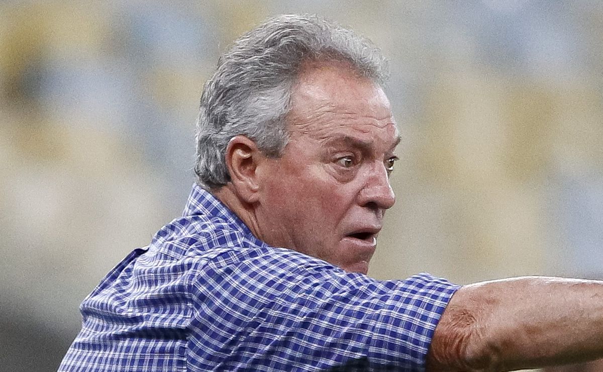 Abel Braga projeta Inter com três zagueiros e três volantes para decisão contra o São Paulo