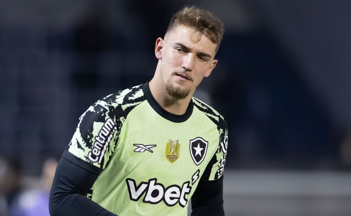 Botafogo descarta contratar goleiro para 2026 e aposta em Neto e Léo Linck para o futuro