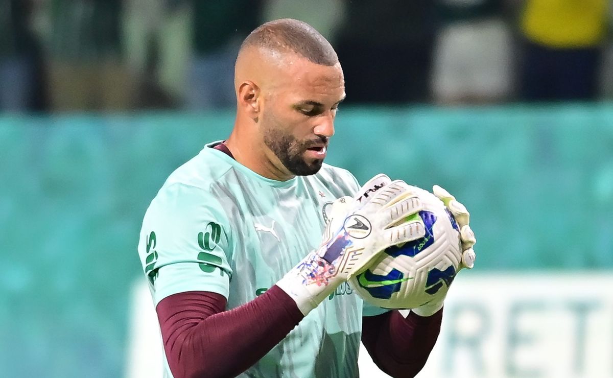 Grêmio tenta seduzir Weverton e Palmeiras descarta negociação após apresentação de projeto esportivo