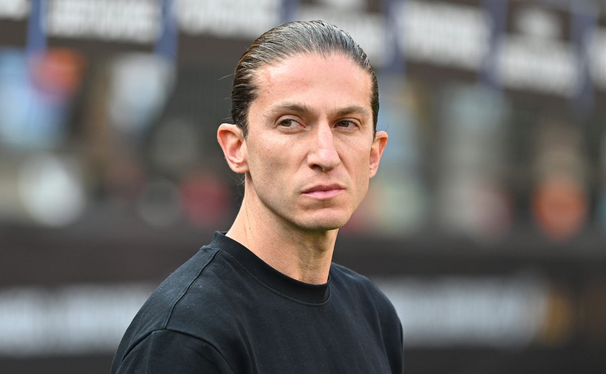 Elia Júnior aconselha Flamengo a não renovar o contrato de Filipe Luís: “Leonardo Jardim é melhor que ele”