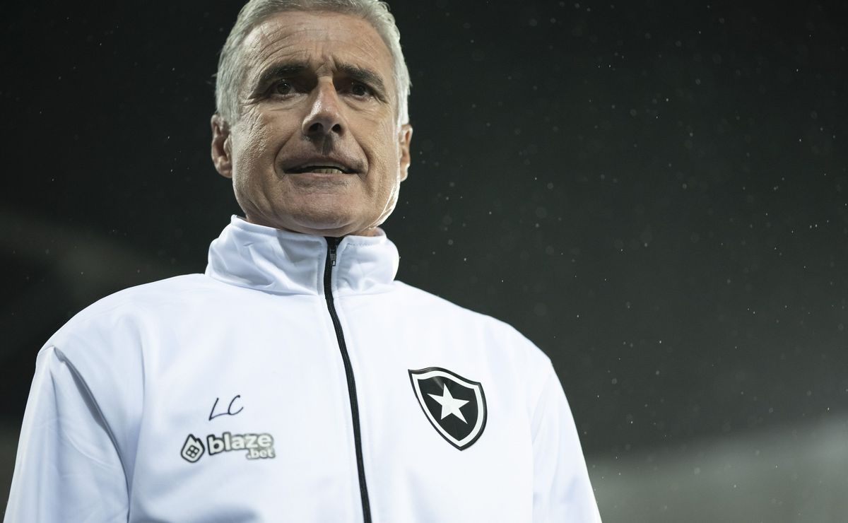 Luís Castro decide voltar ao Brasil para ser rival do Botafogo e treinar o Grêmio