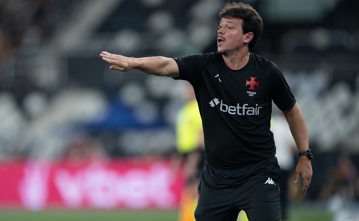 Escalação do Vasco: Fernando Diniz define equipe titular com 3 desfalques e 4 pendurados