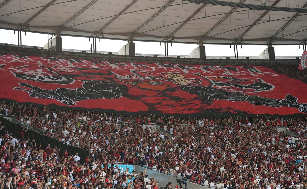 Torcida do Flamengo mira título do Brasileirão em duelo decisivo contra o Ceará