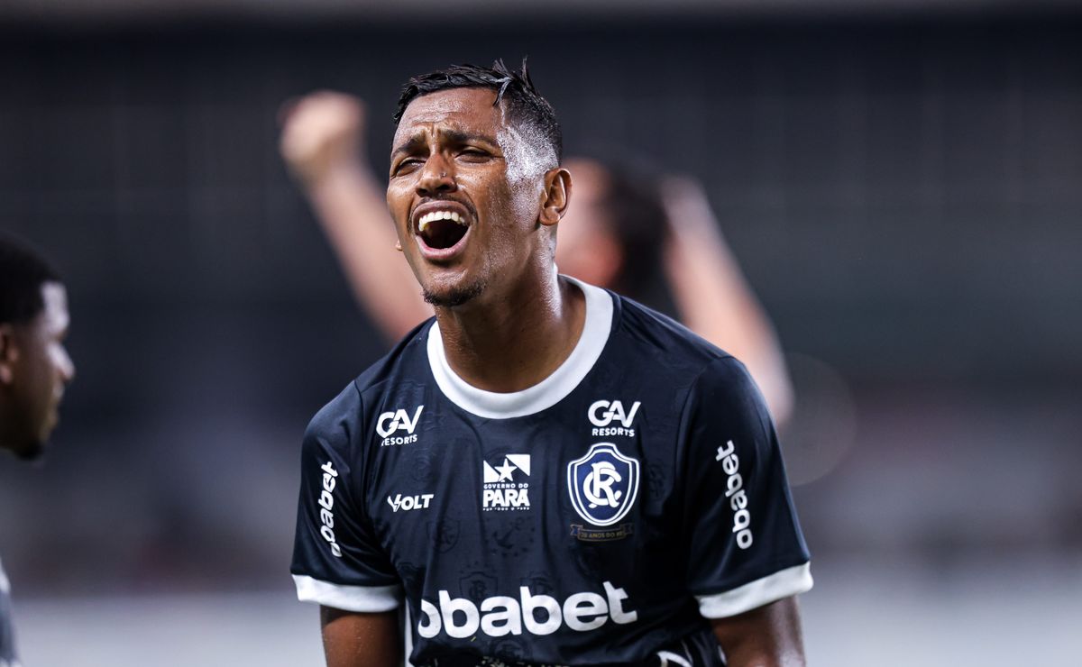 Corinthians entra forte na disputa, São Paulo sai do jogo e Pedro Rocha vira alvo quente no mercado